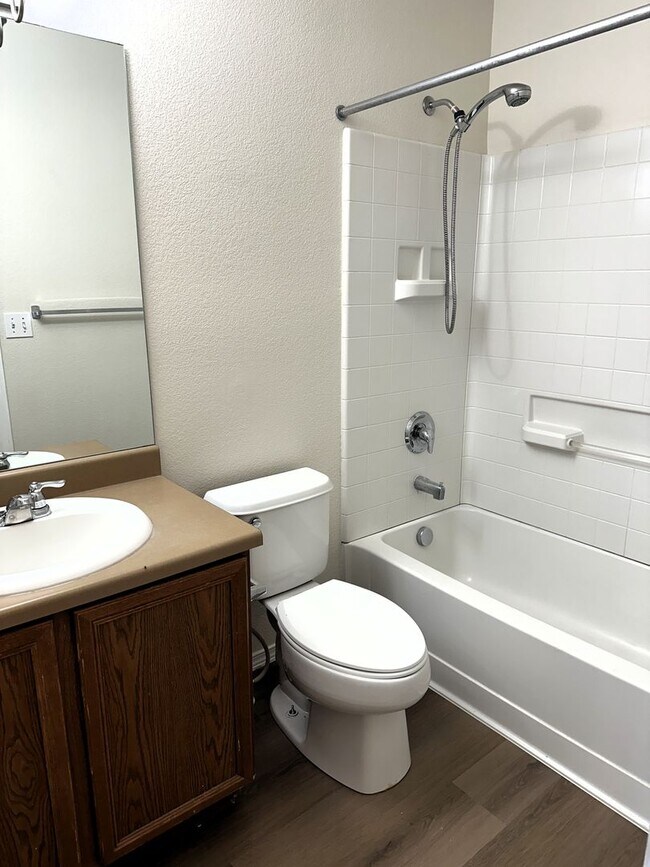Building Photo - 7443 Countryside Grove