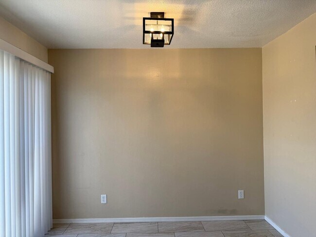 Building Photo - 5704 E Aire Libre Ave