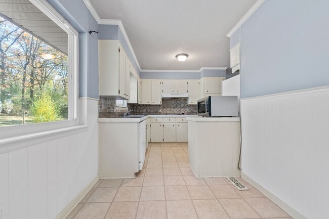 Building Photo - Indianhead Lakes Rental!