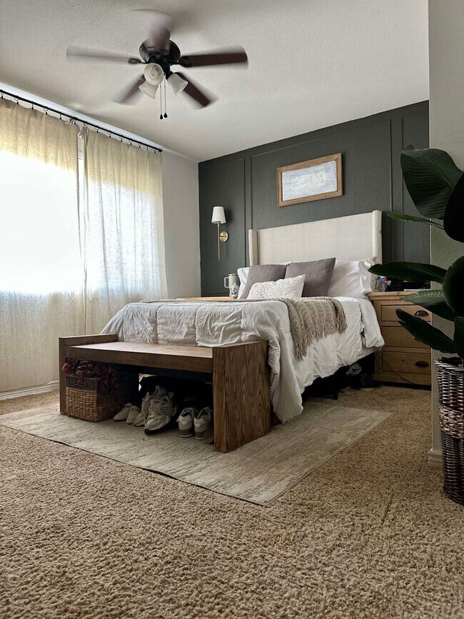 Building Photo - Charming 4 Bedroom Home w/ A/C in Security