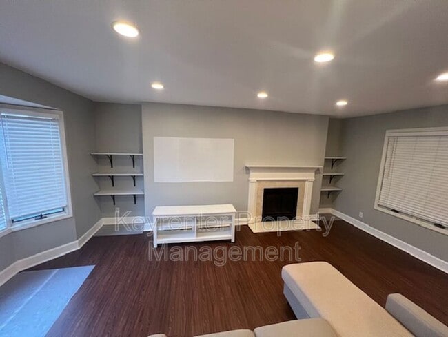 Building Photo - 4318 Belleview Ave