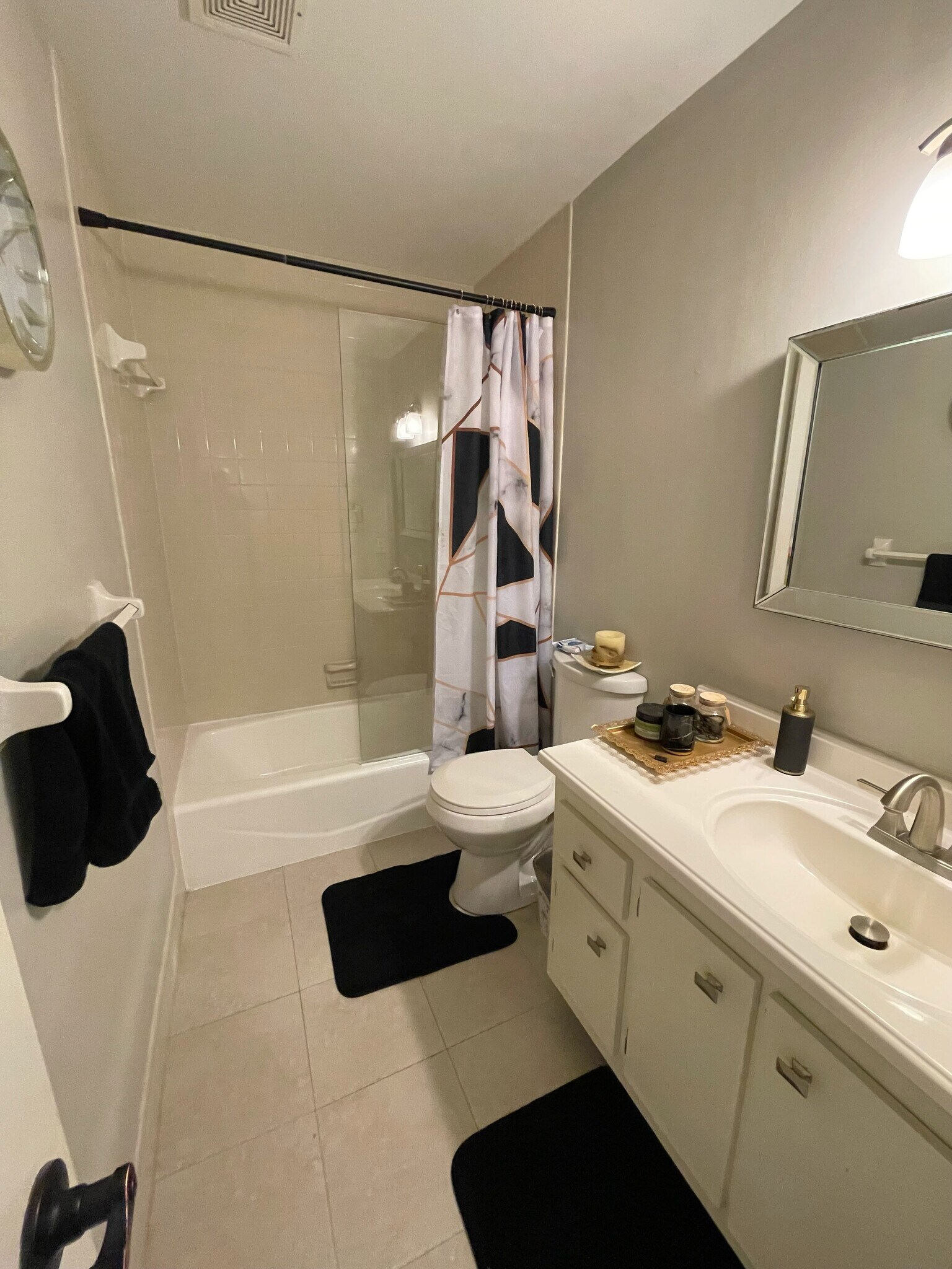 Building Photo - 6843 NW 29th Ave