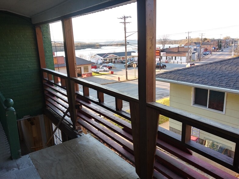 Deck - 112 S Main St