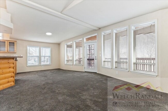 Building Photo - Beautiful 3 Bed 2 Bath Townhome in West Haven