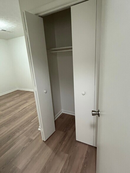 Building Photo - 5290 Waterlick Rd