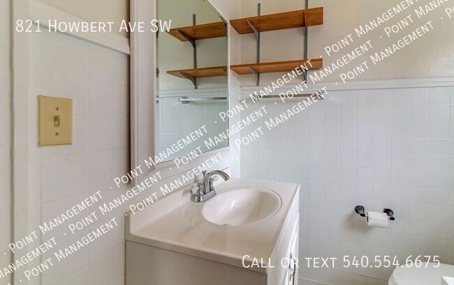 Building Photo - 821 Howbert Ave SW