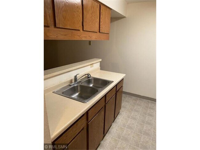 Building Photo - 219 E Clayton Ave