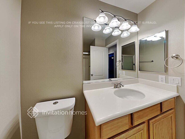 Building Photo - 1072 Sapphire Sky Ct
