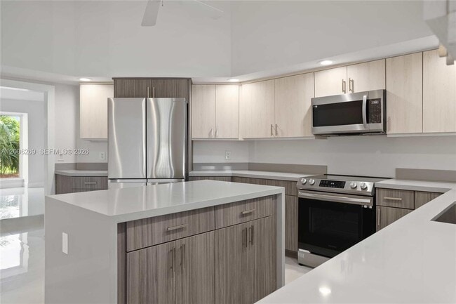 Building Photo - 8881 N Lake Dasha Dr