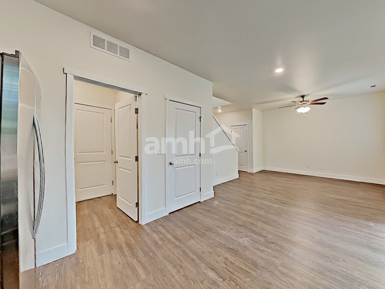 Building Photo - 2105 104th Dr SE