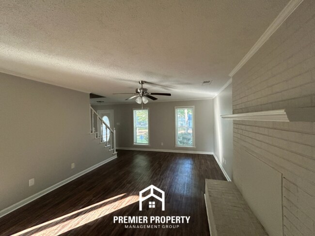 Building Photo - 9893 Cherokee Dr