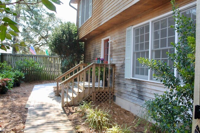 Building Photo - Spacious, Open Floor Plan at the end of 81st Street on the State Park!