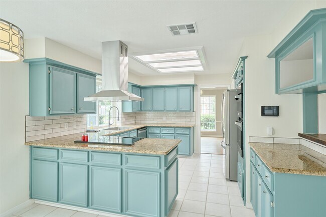 Building Photo - 15854 Knolls Lodge Dr