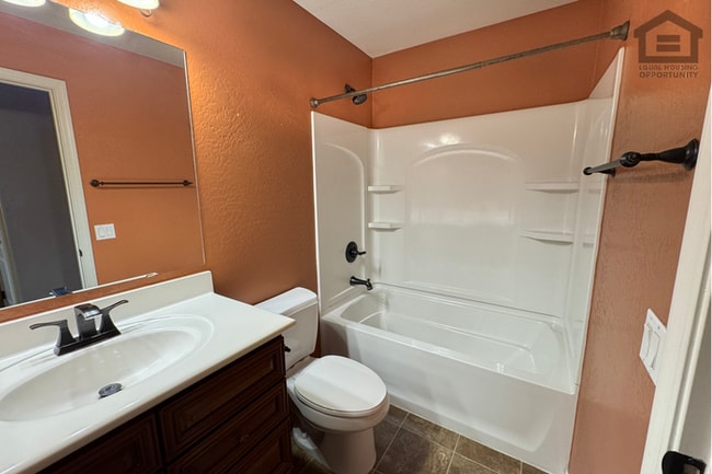 Building Photo - 3Bed/2.5Bath Three-Story Townhouse in Vistancia! Ready for Immediate Move-In! – 2 CAR GARAGE!