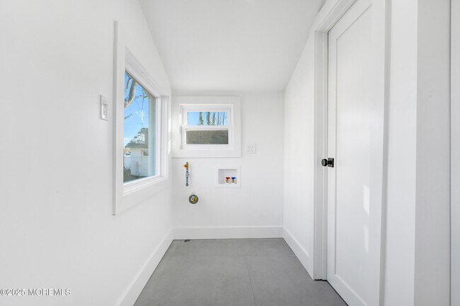 Building Photo - 448 Monmouth Rd