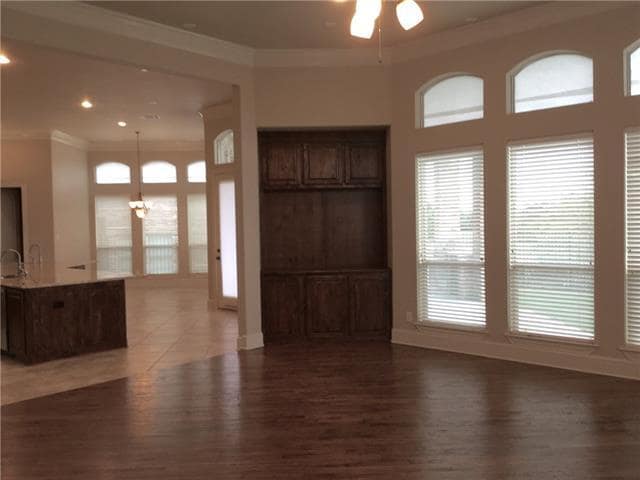 Building Photo - 1115 Navarro Dr