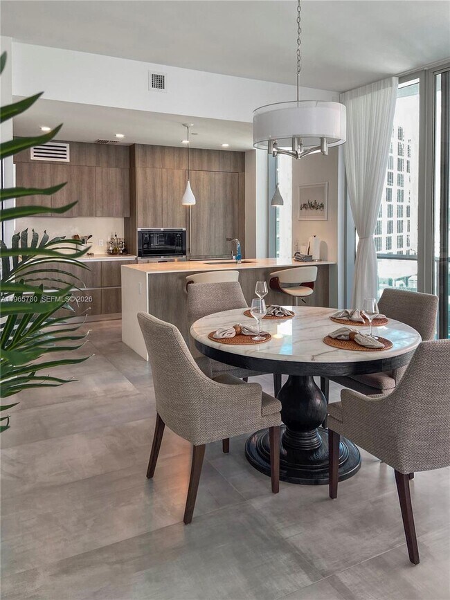 Building Photo - 17550 Collins Ave