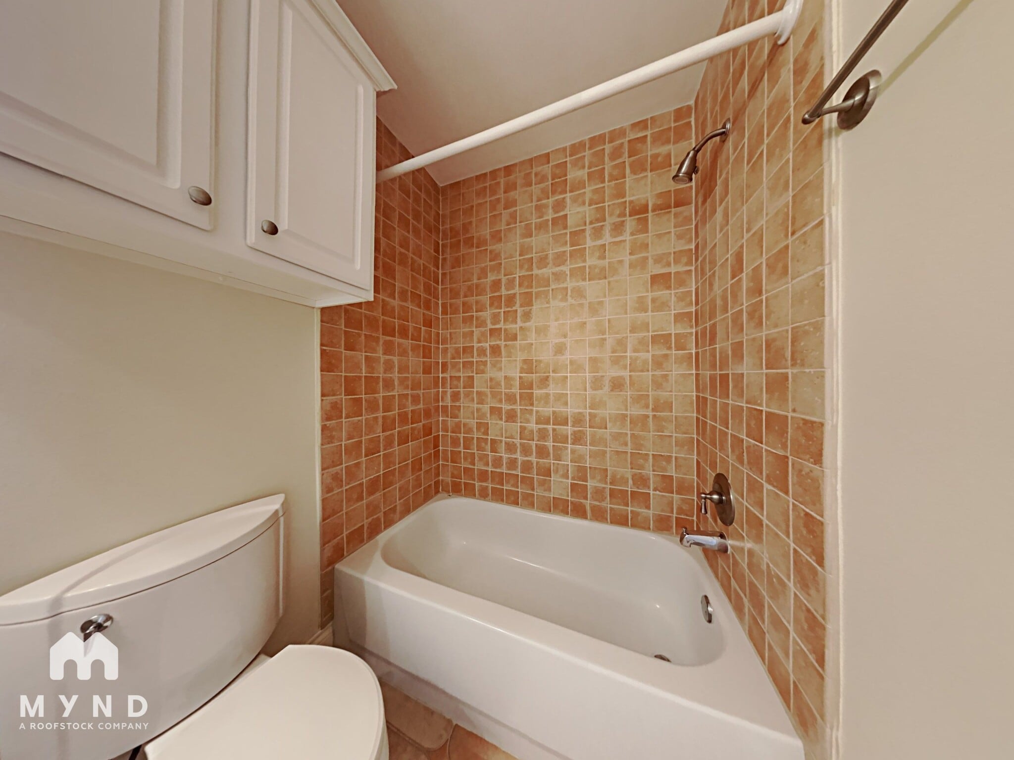 Building Photo - 321 Sandman St