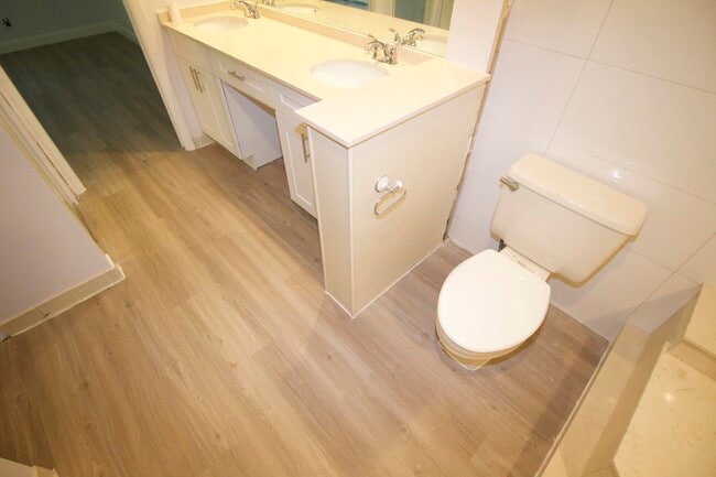 Building Photo - 3797 Park Lane Villas Rd