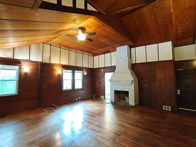 Building Photo - 171 Canna St