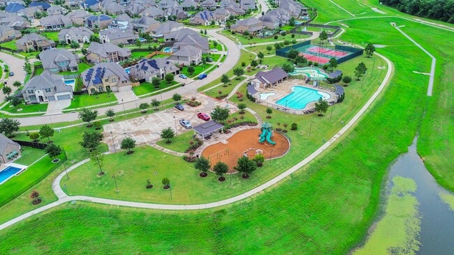 Building Photo - 28215 Shorecrest Ln