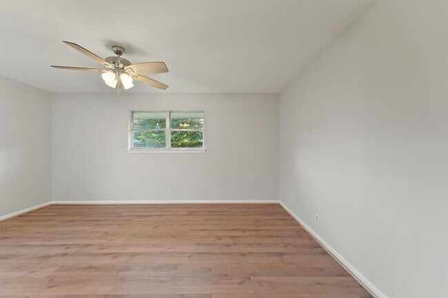 Building Photo - 3015 Peppermill Rd