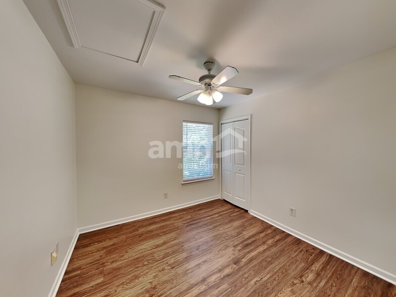 Building Photo - 3801 Wingdale Ct