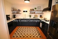 Building Photo - 2393 SW Park Pl