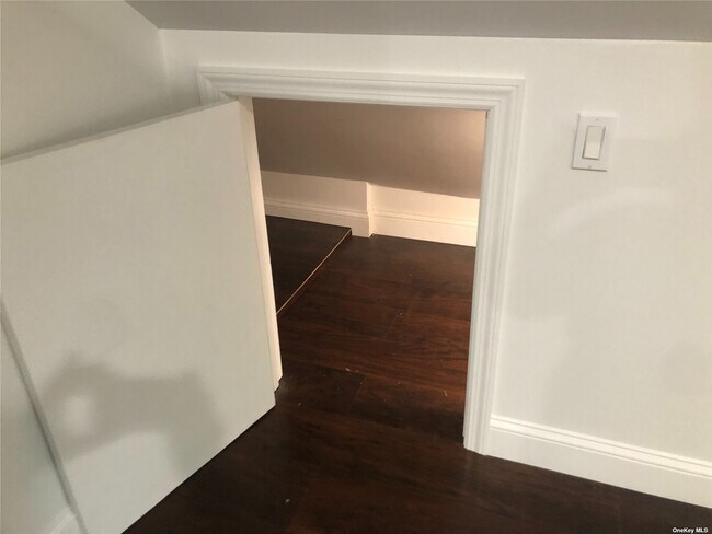 Building Photo - 231 Evergreen Ave