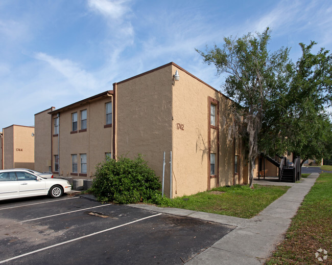 Lakeside Village Apartments - 1734 Mercy Dr Orlando FL 32808 ...