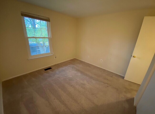 Building Photo - 7726 Acrocomia Dr