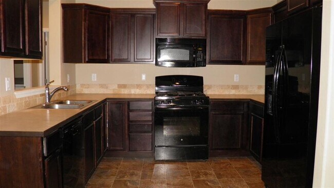 Building Photo - 61150 Snowbrush Dr