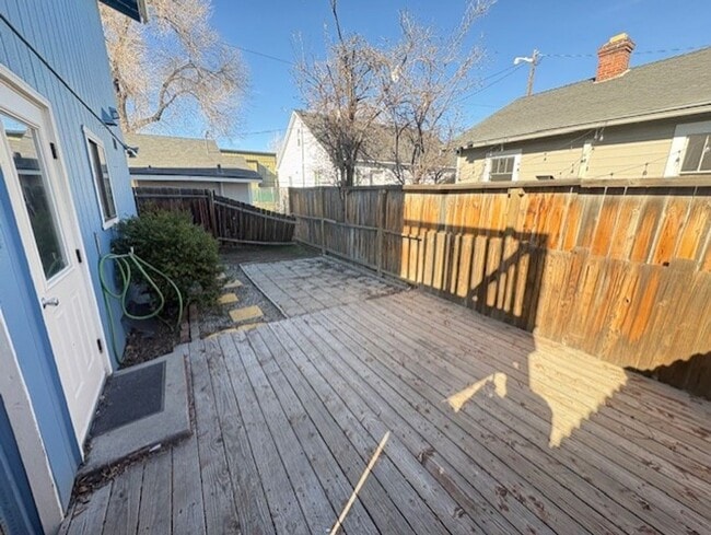 Building Photo - 975 Wilson Ave