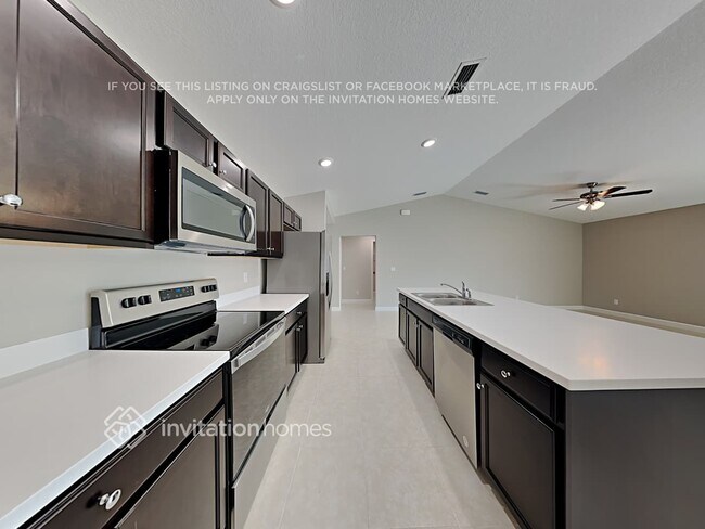 Building Photo - 442 Oldenberg St SW