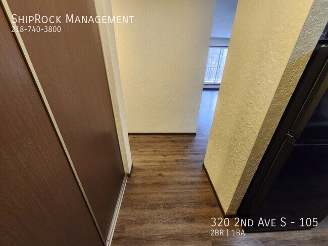 Building Photo - 320 2nd Ave S