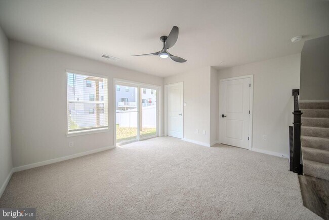 Building Photo - 442 Whirl Ln