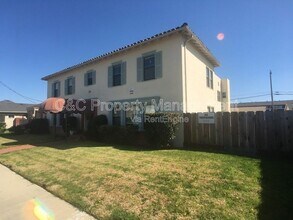 Building Photo - 335 Soledad St