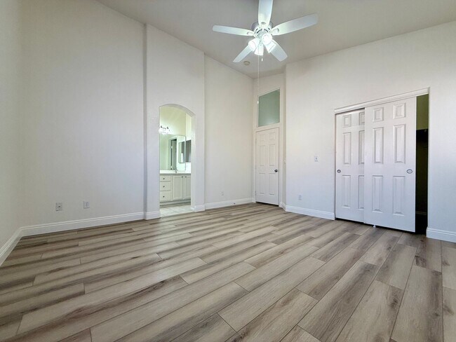 Building Photo - Beautiful open concept remodeled 3 bedroom...