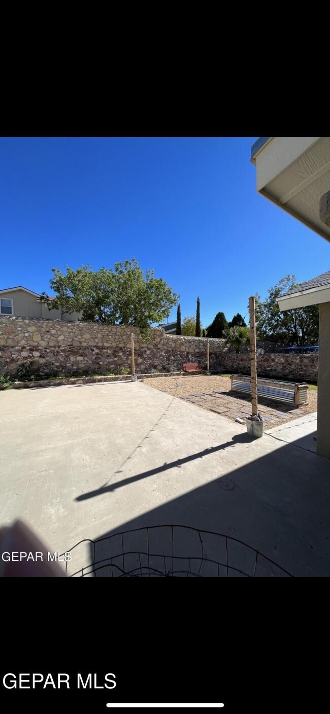 Building Photo - 7548 Plaza Taurina Dr