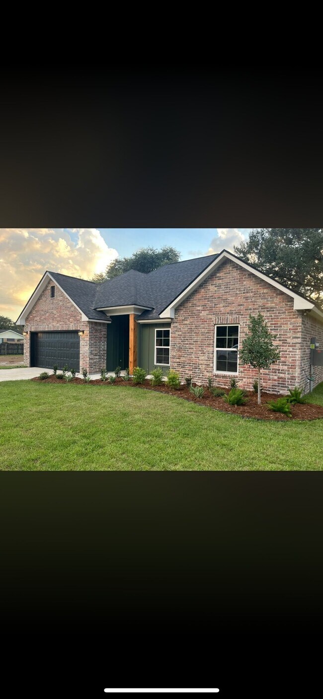 Building Photo - 101 Habersham Dr