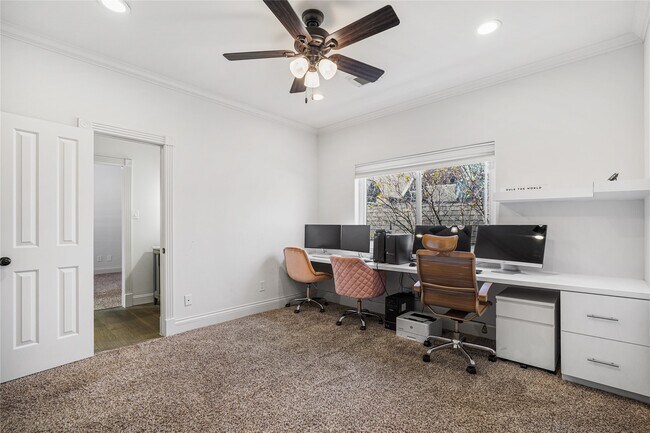 Building Photo - 4746 Post Oak Timber Dr