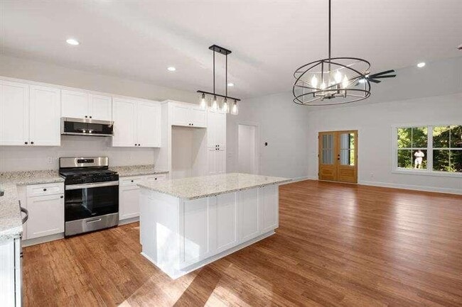 Building Photo - 2275 Hwy 19 N