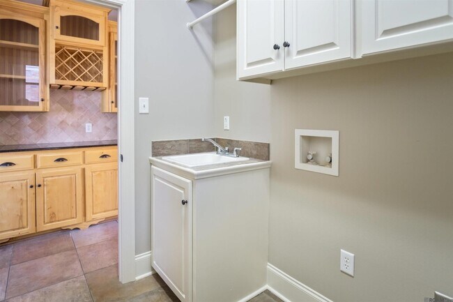 Building Photo - 1642 Ruelle De Grace Dr