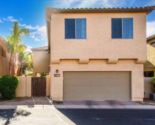Building Photo - GORGEOUS home in THE KNOLLS at Power Ranch!
