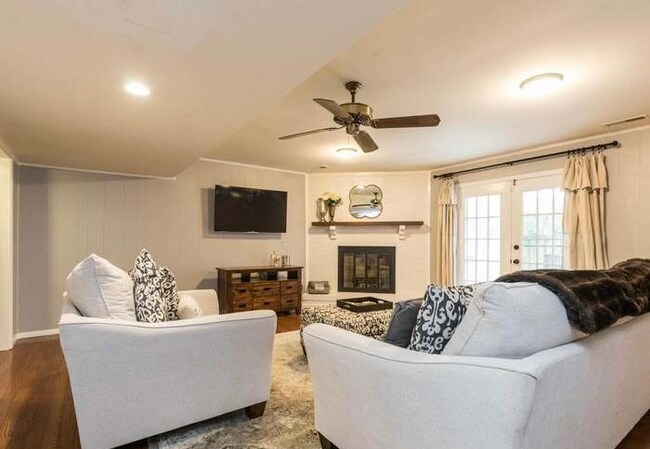 Building Photo - 493 Colonial Ridge Ln