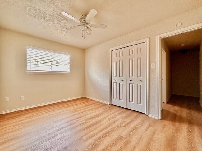 Building Photo - 2106 Kipling Dr