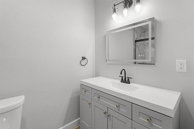 Building Photo - 5429 De Lange Ln