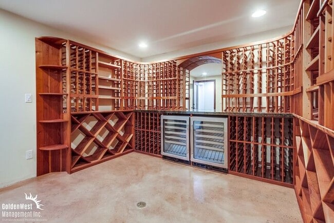 Building Photo - Luxury 4Bdm 4.5Ba Dream Home w/Wine Cellar...
