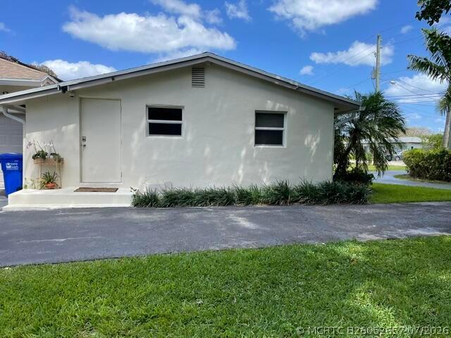 Building Photo - 821 SW 13th Ct