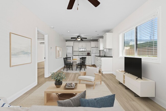 Building Photo - Private Guest House in Eastside Costa Mesa